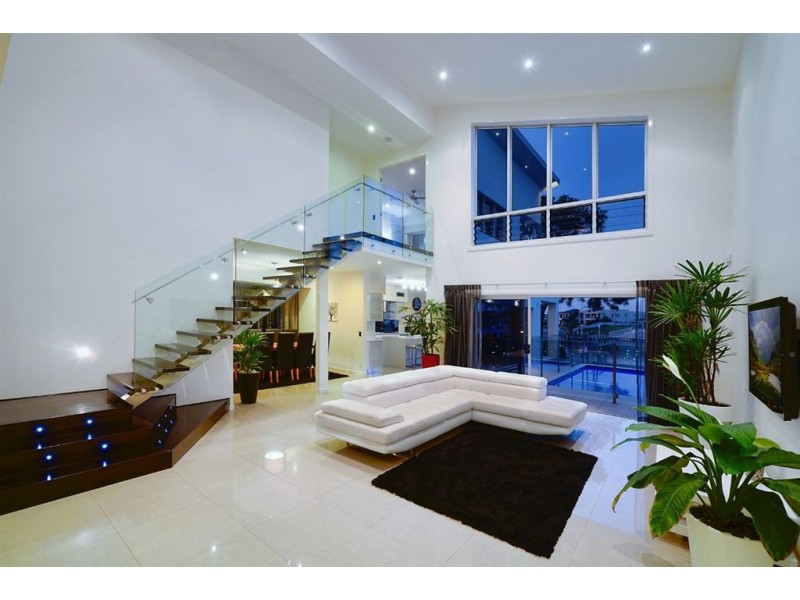 22 River Crescent, Broadbeach Waters QLD 4218