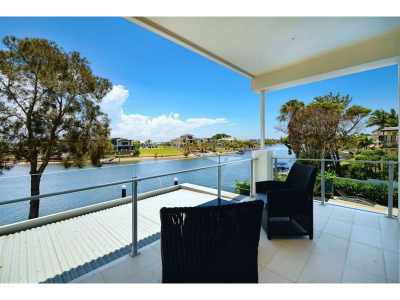 22 River Crescent, Broadbeach Waters QLD 4218