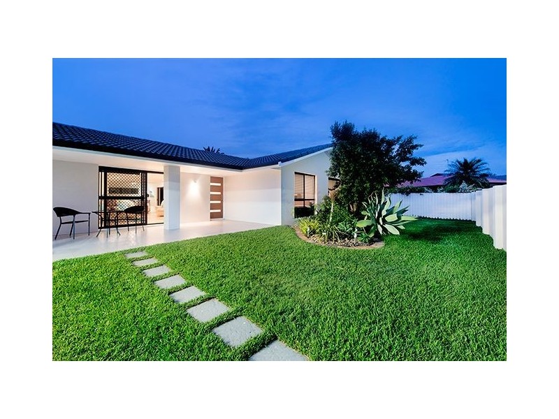 14 Elgin Crescent, Sorrento QLD 4217