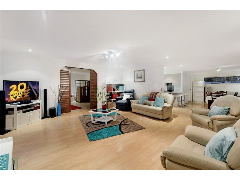 14 Elgin Crescent, Sorrento QLD 4217