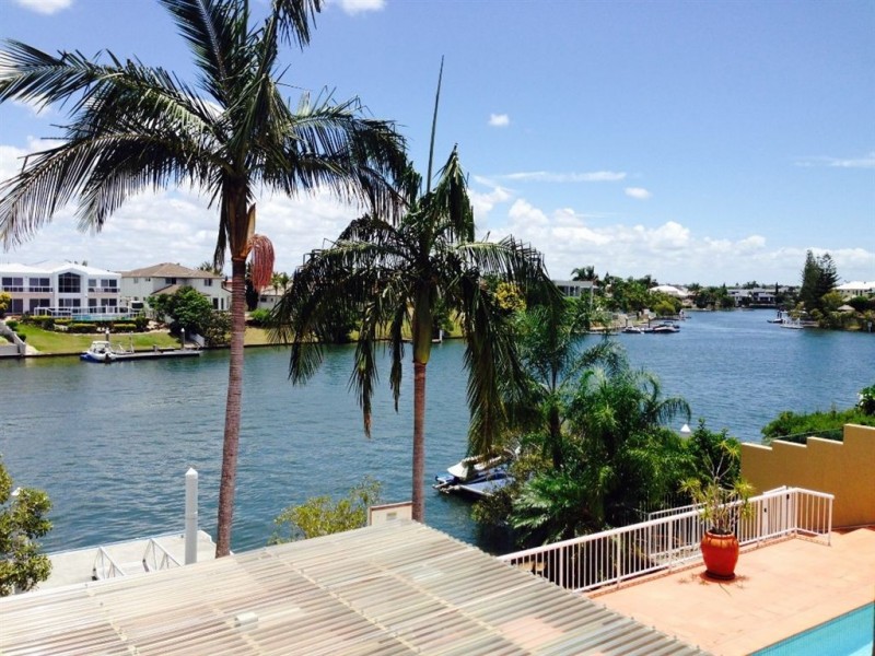 54 River Crescent, Broadbeach Waters QLD 4218