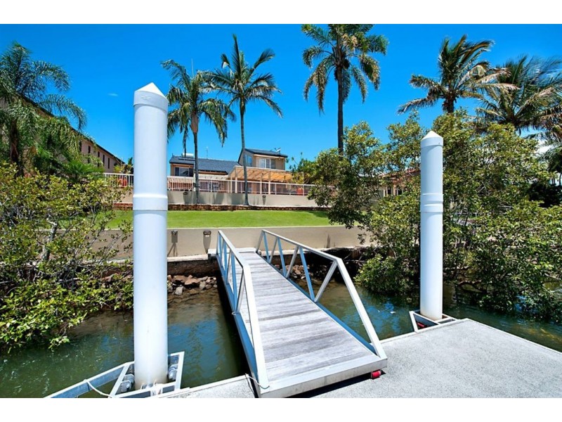 54 River Crescent, Broadbeach Waters QLD 4218