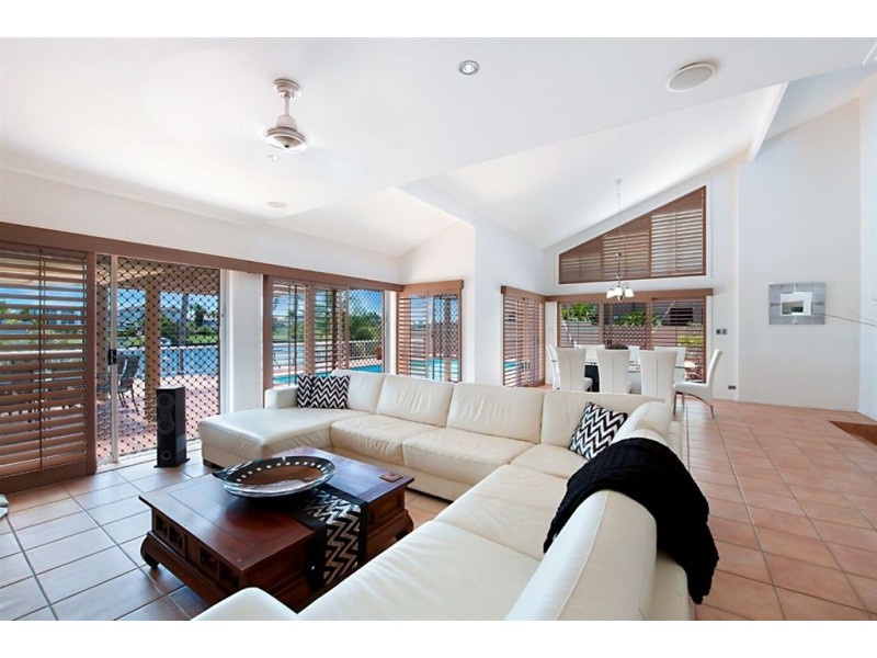 54 River Crescent, Broadbeach Waters QLD 4218