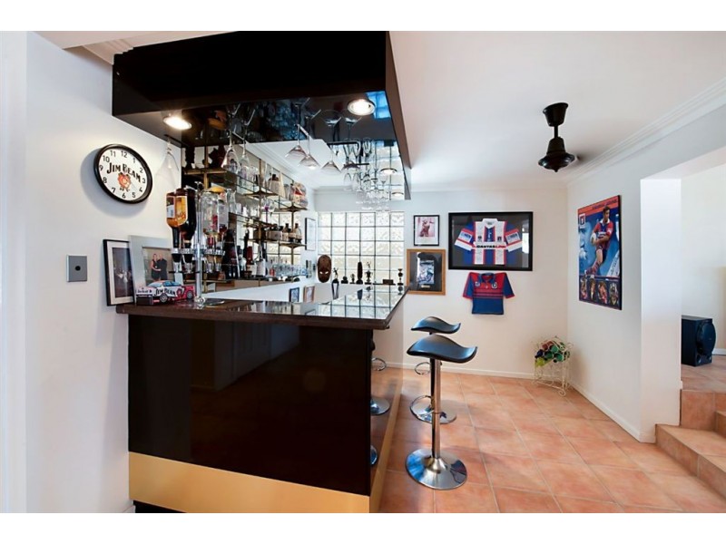 54 River Crescent, Broadbeach Waters QLD 4218