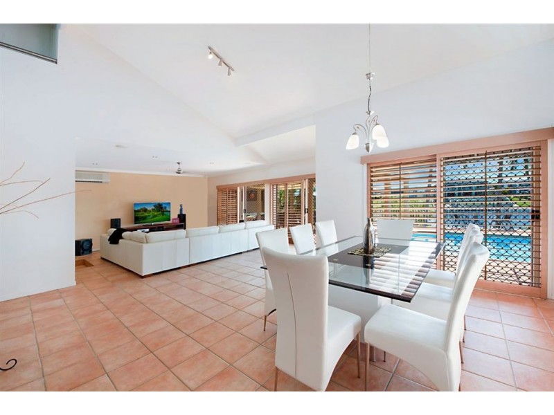 54 River Crescent, Broadbeach Waters QLD 4218