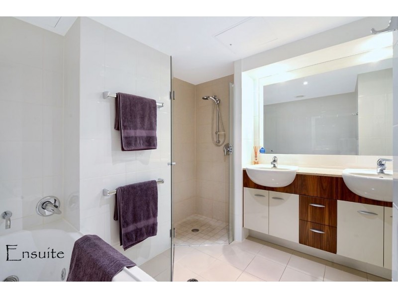 21 Cypress Ave, Surfers Paradise QLD 4217