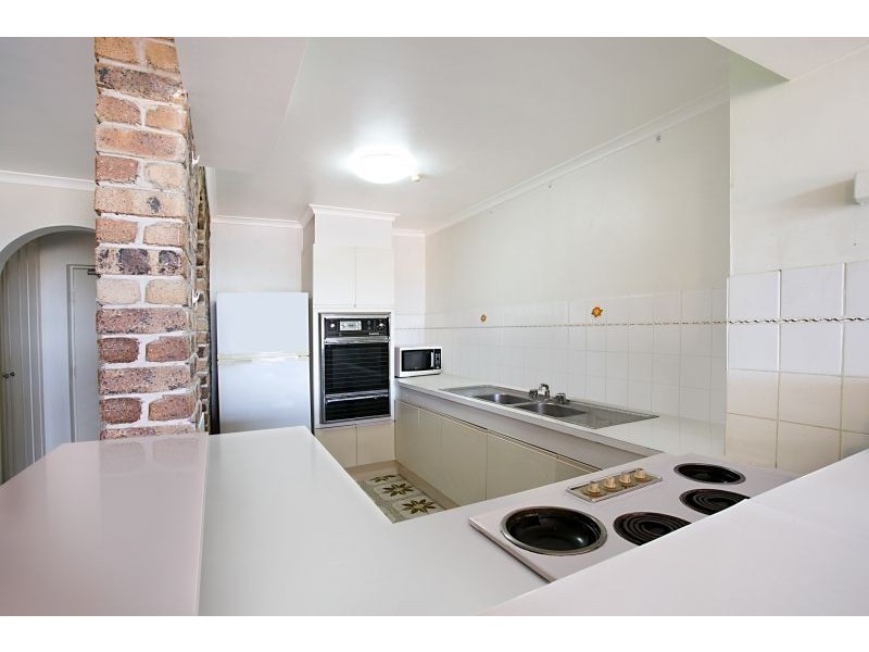 33 Thornton Street, Surfers Paradise QLD 4217