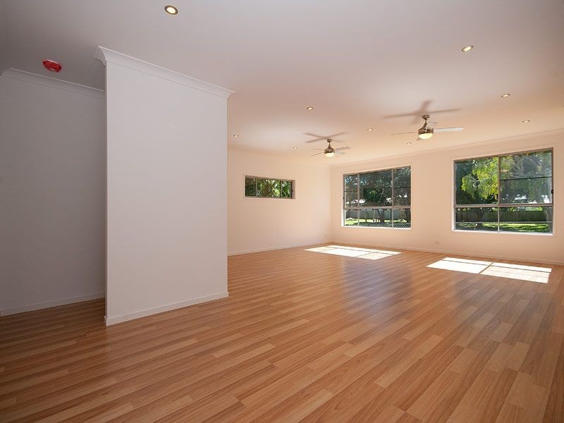 3/8 Echlin Street, Labrador QLD 4215