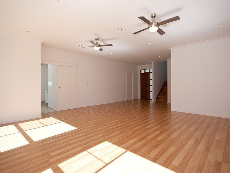 3/8 Echlin Street, Labrador QLD 4215