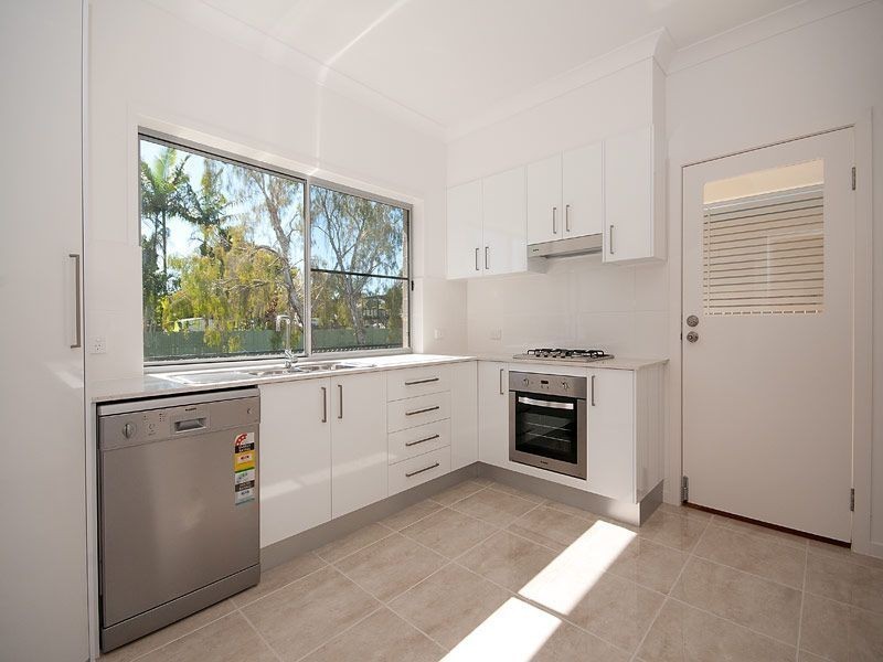 3/8 Echlin Street, Labrador QLD 4215