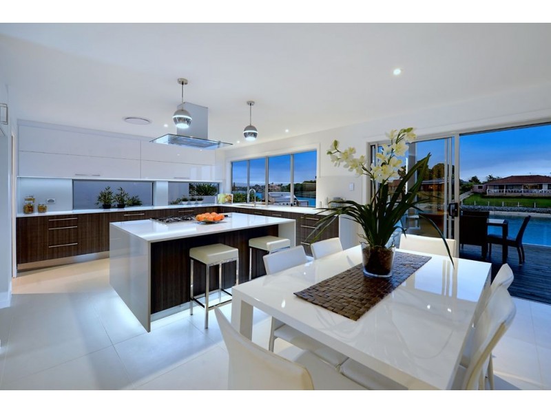 22 Port Drive, Mermaid Waters QLD 4218