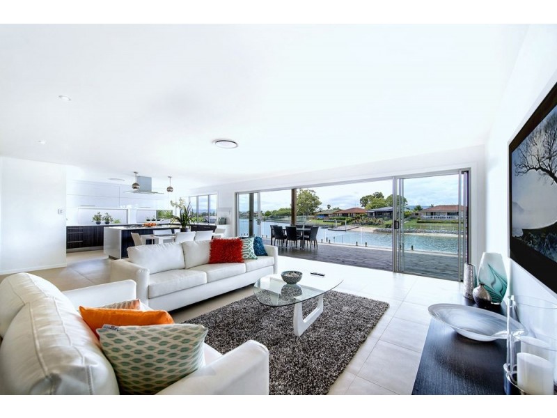 22 Port Drive, Mermaid Waters QLD 4218