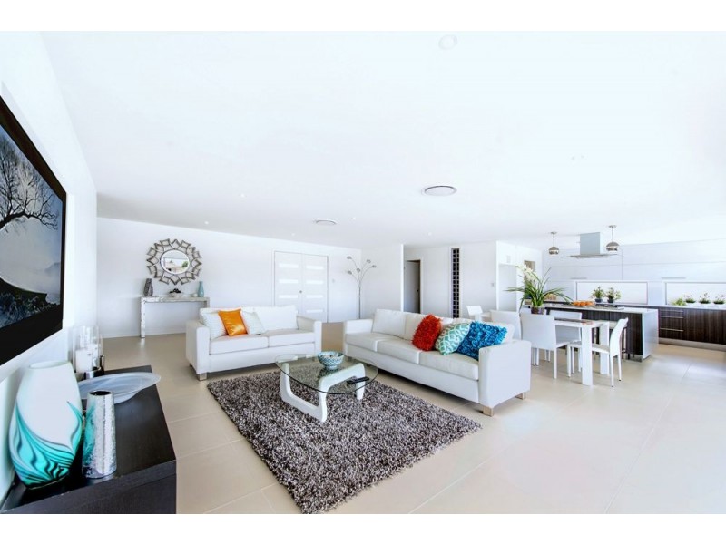 22 Port Drive, Mermaid Waters QLD 4218