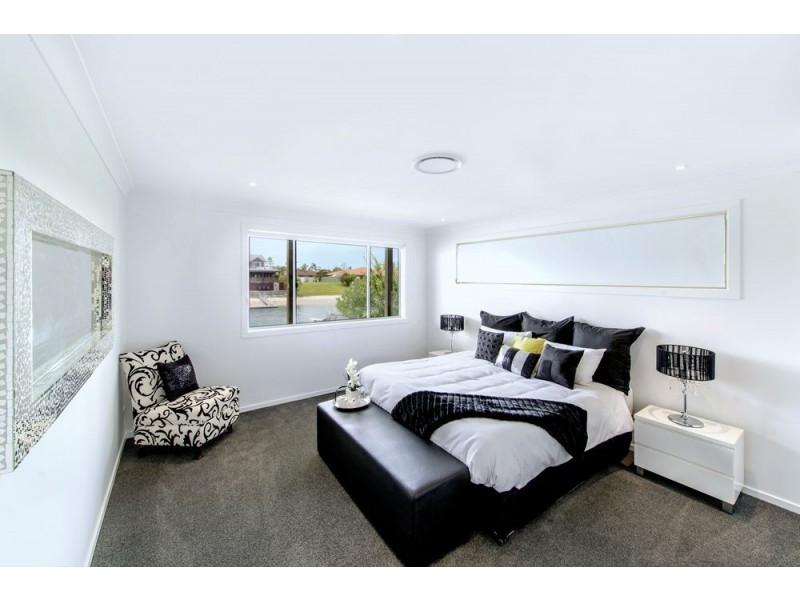 22 Port Drive, Mermaid Waters QLD 4218