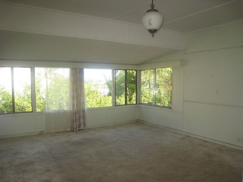 65 Eugaree Street, Southport QLD 4215