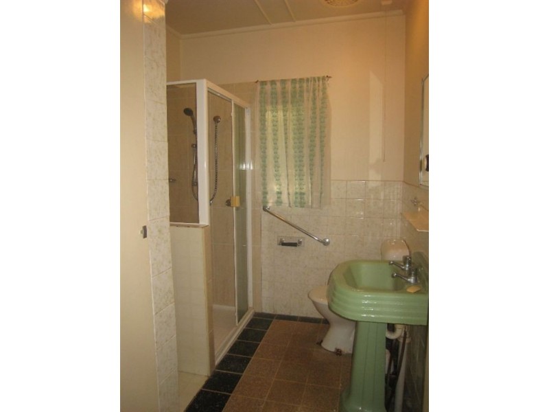 65 Eugaree Street, Southport QLD 4215