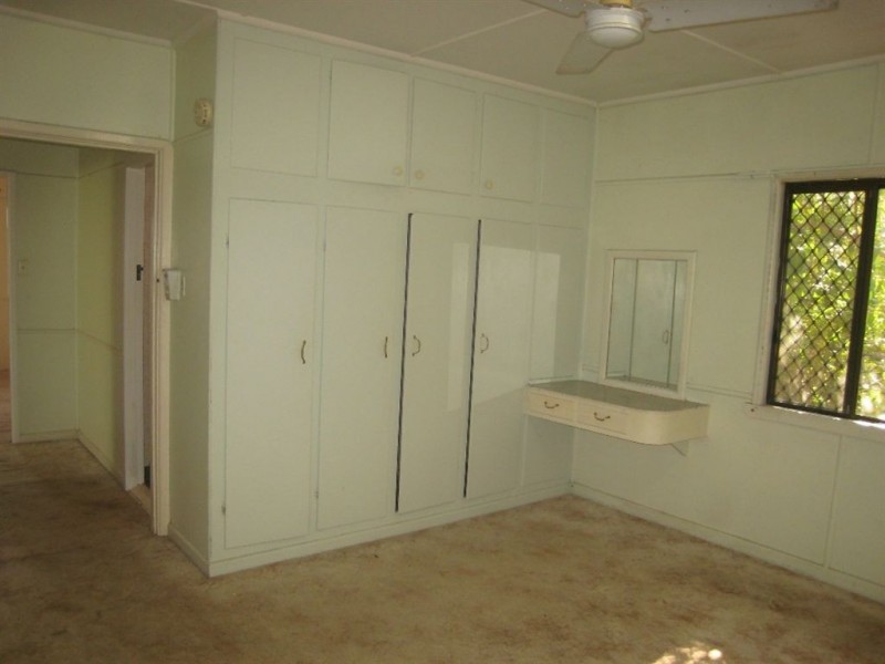 65 Eugaree Street, Southport QLD 4215