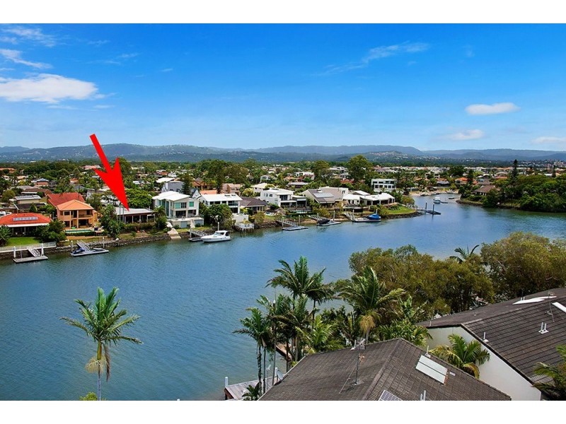 33 Conifer Crescent, Broadbeach Waters QLD 4218