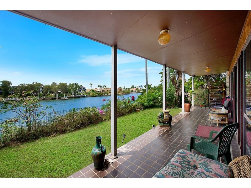 33 Conifer Crescent, Broadbeach Waters QLD 4218
