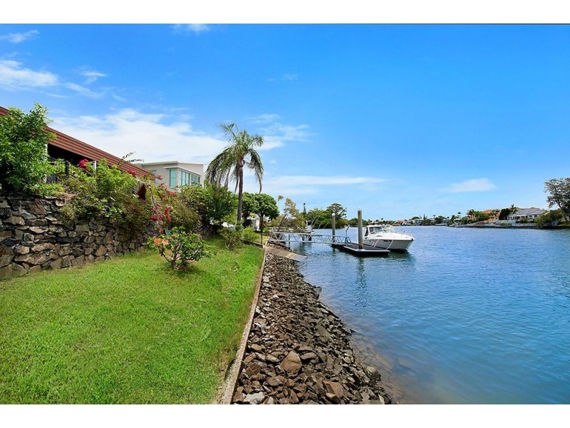 33 Conifer Crescent, Broadbeach Waters QLD 4218