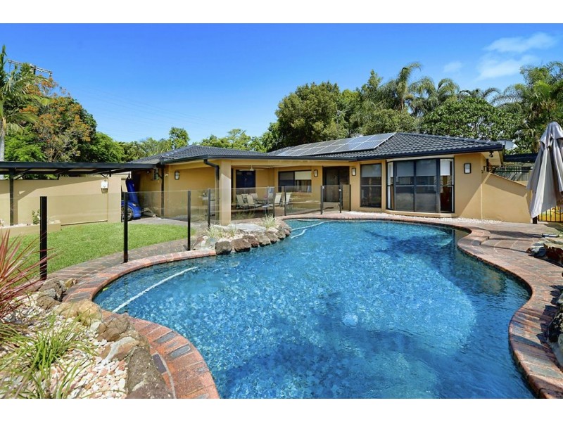 4 Sophie Avenue, Broadbeach Waters QLD 4218