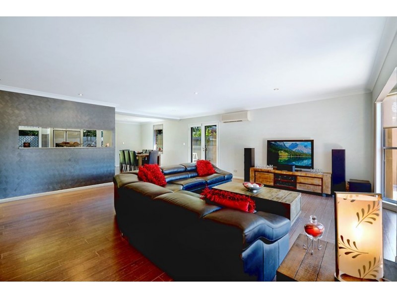 4 Sophie Avenue, Broadbeach Waters QLD 4218