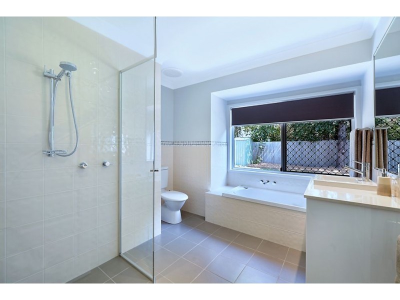 4 Sophie Avenue, Broadbeach Waters QLD 4218