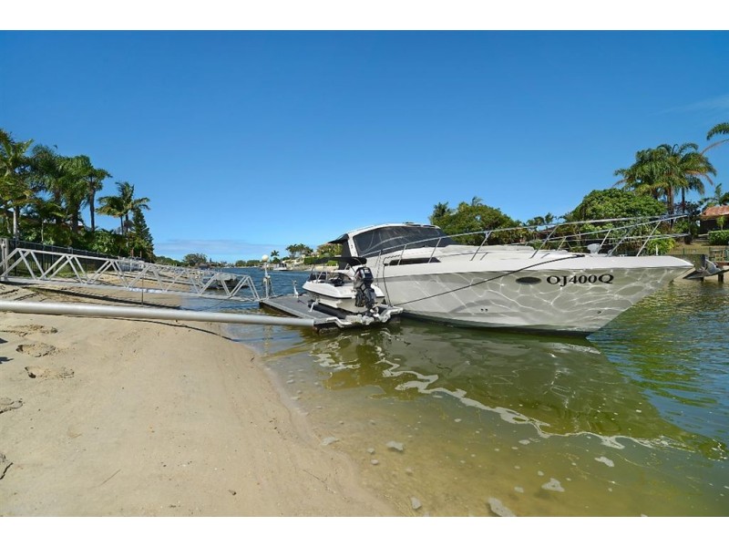 32 Compass Court, Mermaid Waters QLD 4218