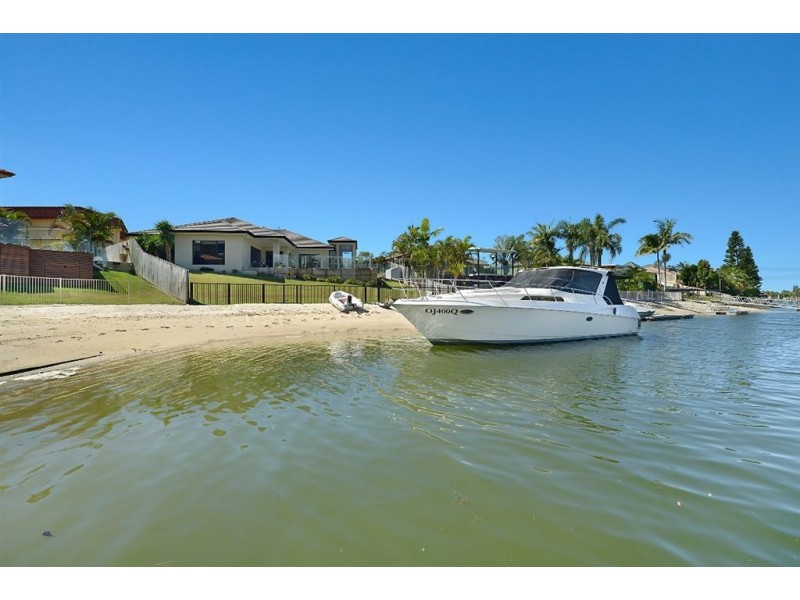 32 Compass Court, Mermaid Waters QLD 4218