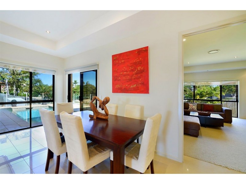 32 Compass Court, Mermaid Waters QLD 4218