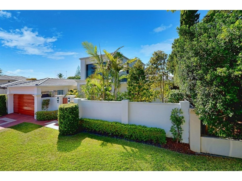 79 Amalfi Drive, Isle Of Capri QLD 4217