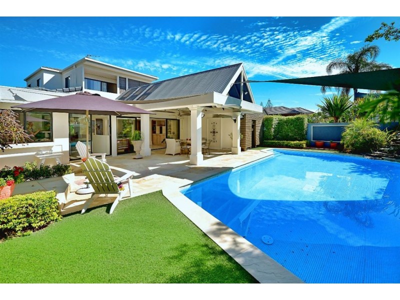 79 Amalfi Drive, Isle Of Capri QLD 4217