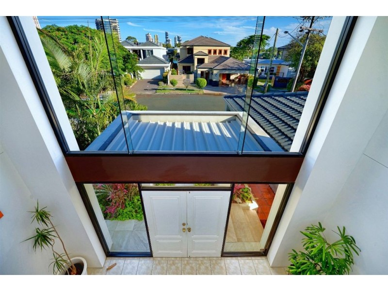 79 Amalfi Drive, Isle Of Capri QLD 4217