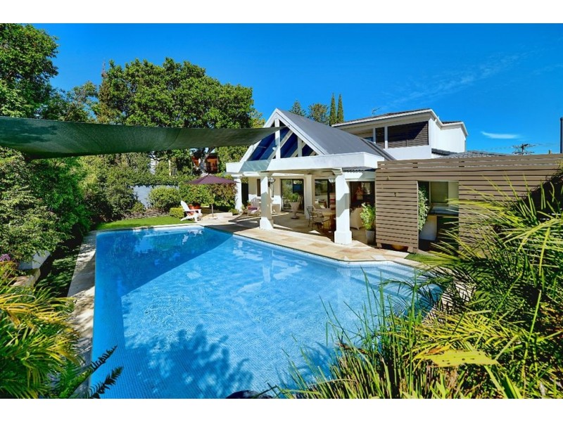 79 Amalfi Drive, Isle Of Capri QLD 4217