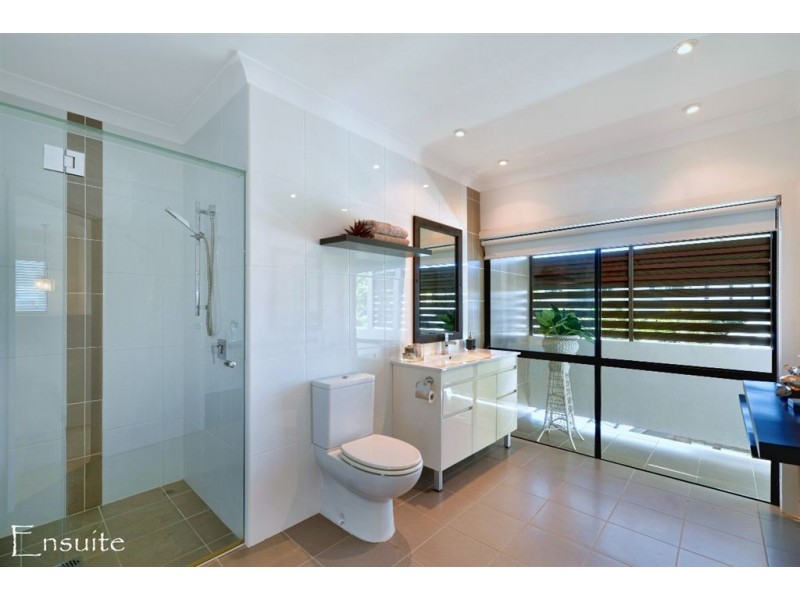 79 Amalfi Drive, Isle Of Capri QLD 4217