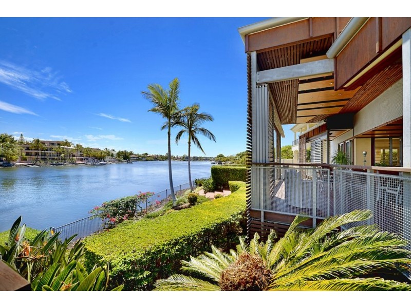 58 Sophie Avenue, Broadbeach Waters QLD 4218