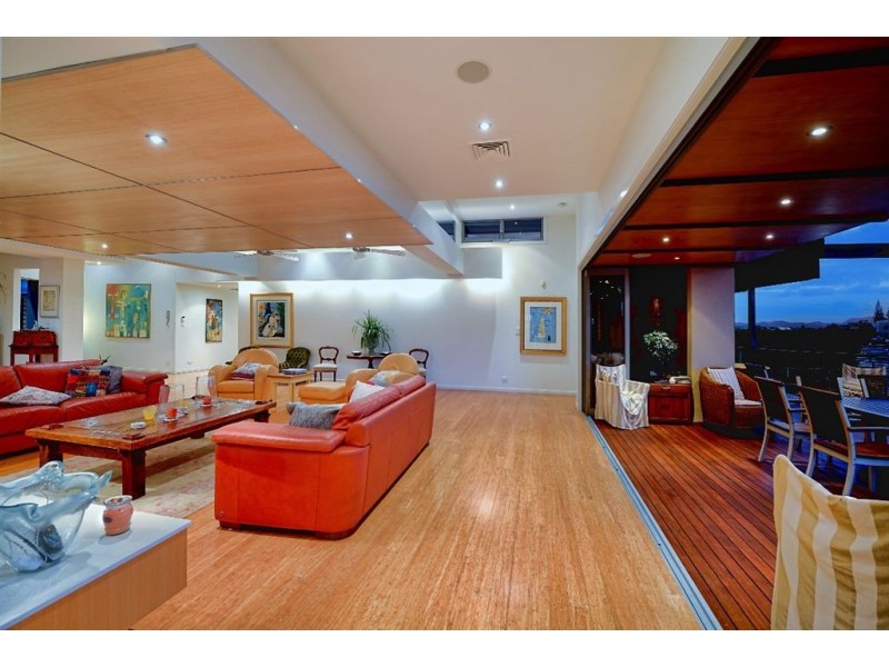58 Sophie Avenue, Broadbeach Waters QLD 4218