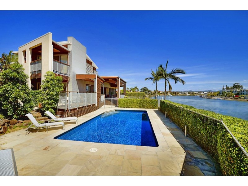 58 Sophie Avenue, Broadbeach Waters QLD 4218