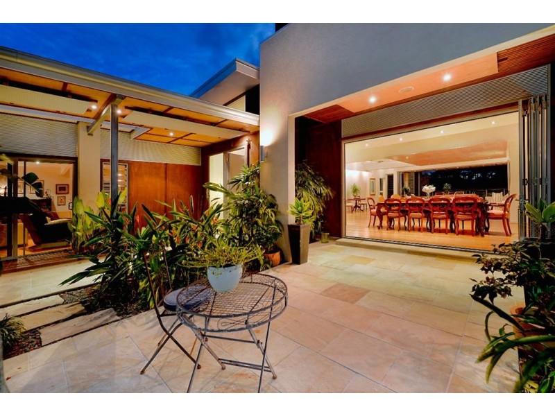 58 Sophie Avenue, Broadbeach Waters QLD 4218