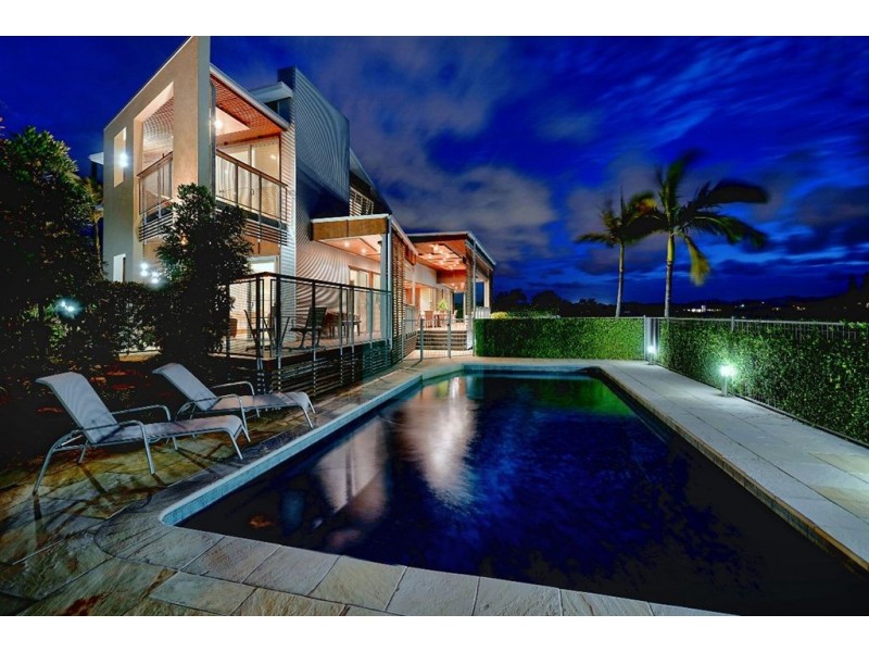 58 Sophie Avenue, Broadbeach Waters QLD 4218