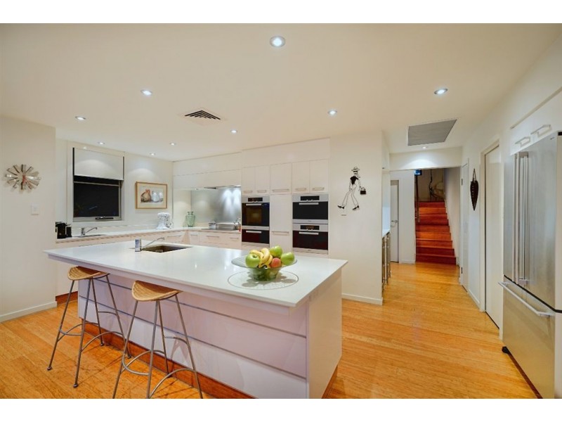 58 Sophie Avenue, Broadbeach Waters QLD 4218