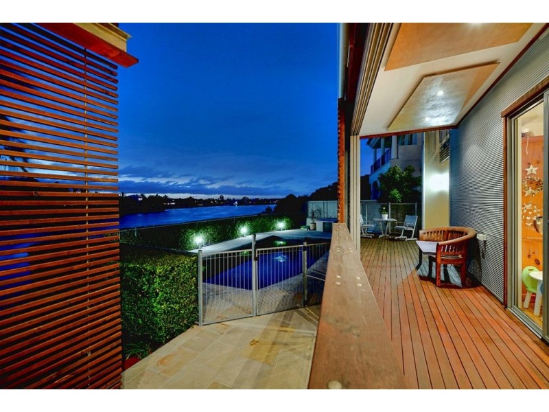 58 Sophie Avenue, Broadbeach Waters QLD 4218