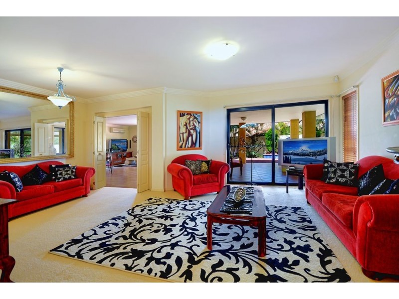 9 Little Hampton Court, Arundel QLD 4214