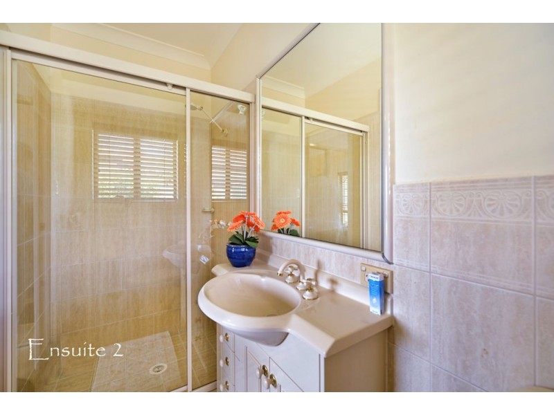 9 Little Hampton Court, Arundel QLD 4214