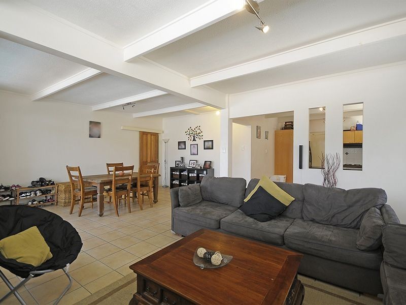 76 Savoy Drive, Broadbeach Waters QLD 4218