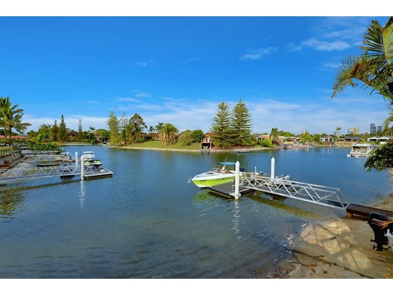 21 Sophie Avenue, Broadbeach Waters QLD 4218