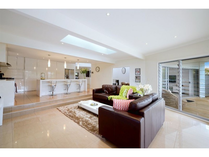 21 Sophie Avenue, Broadbeach Waters QLD 4218