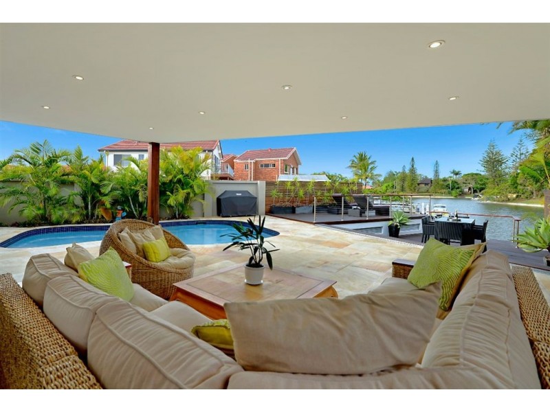 21 Sophie Avenue, Broadbeach Waters QLD 4218