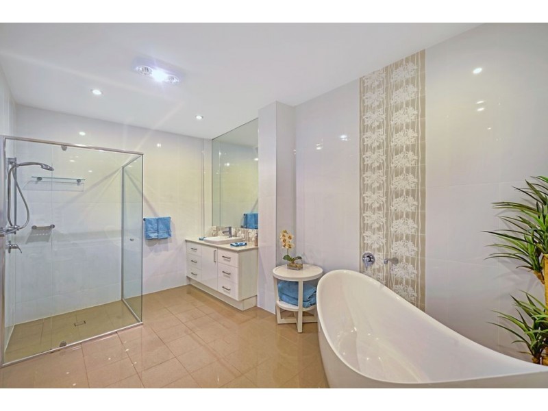 Broadbeach Waters QLD 4218