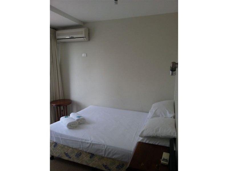 2/2877 Gold Coast Hwy, Surfers Paradise QLD 4217